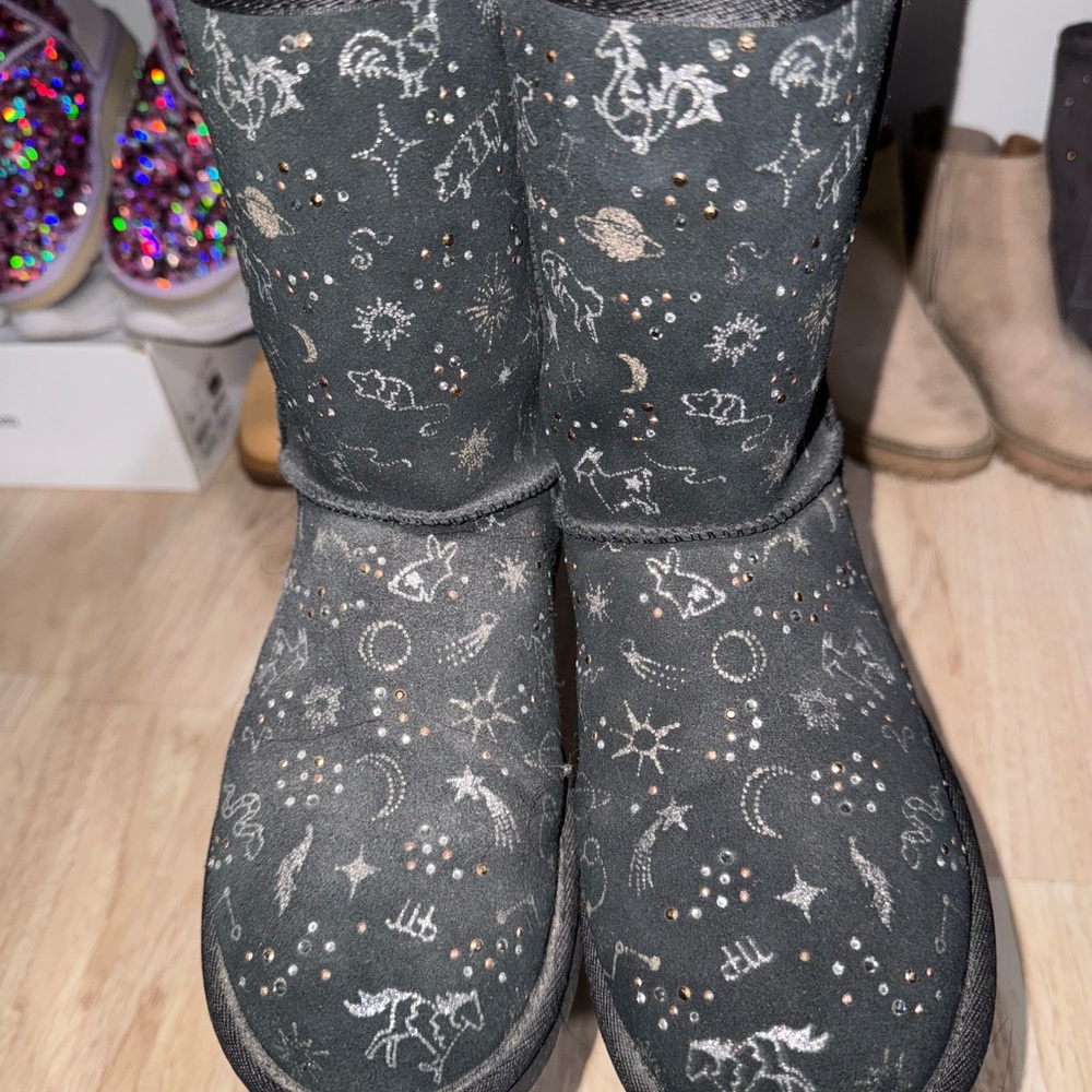 Gray Patterned Boots with Silver Accents